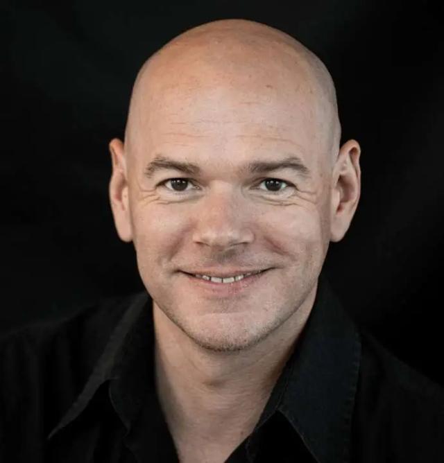 Szívós László